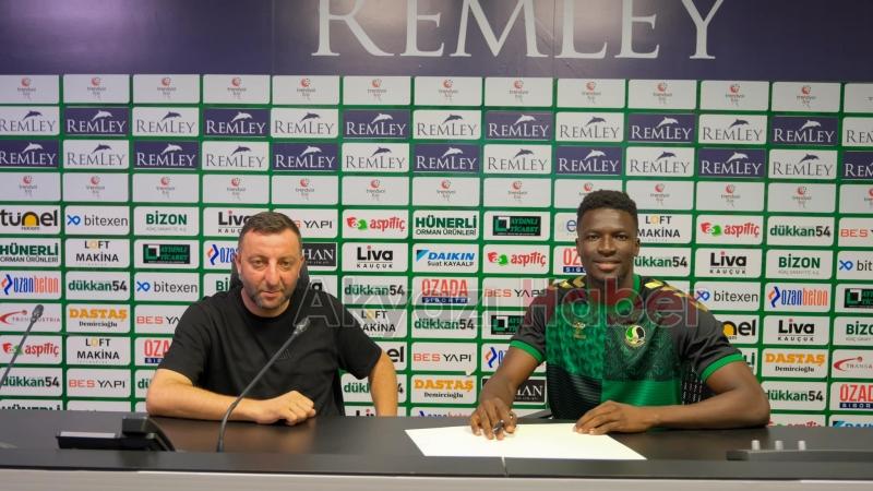 Sakaryaspor da Abdel Zagre imzayı attı