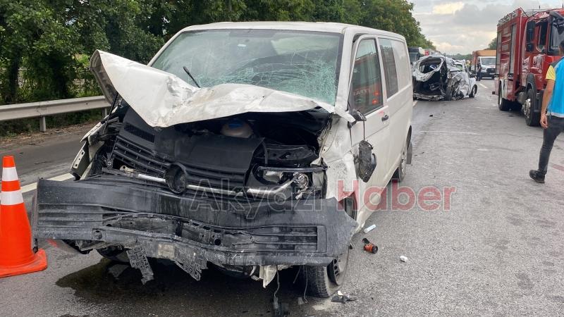 Otoyoldaki kazada anne ve kızı öldü, 4 kişi yaralandı