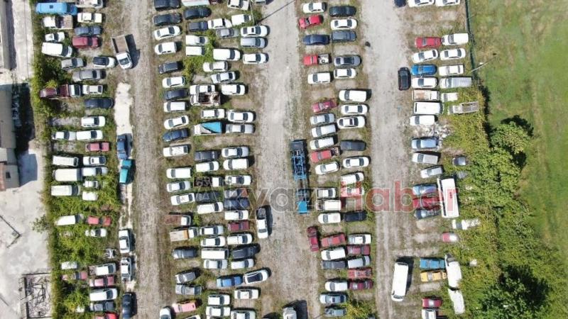 Milyonluk arabalar yedieminde çürüyor