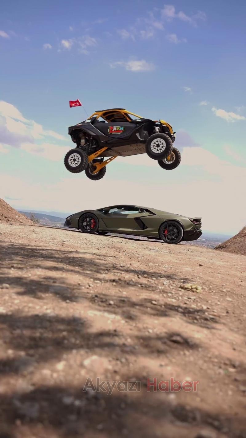 Lamborghini'nin üzerinden ATV ile atladı