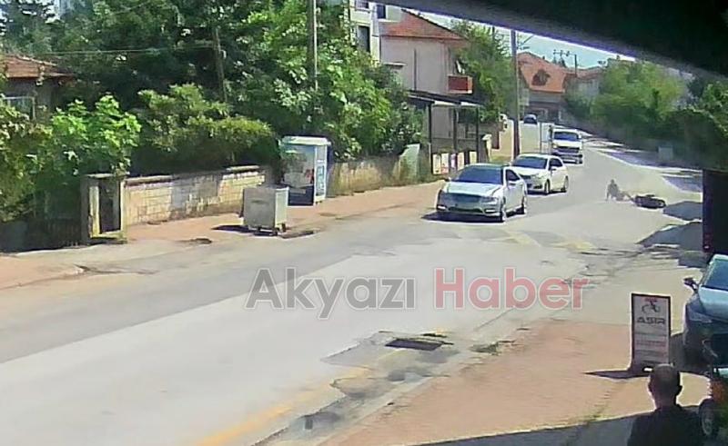 Caddedeki çukur motosikletliye kaza yaptırdı İşte o anlar