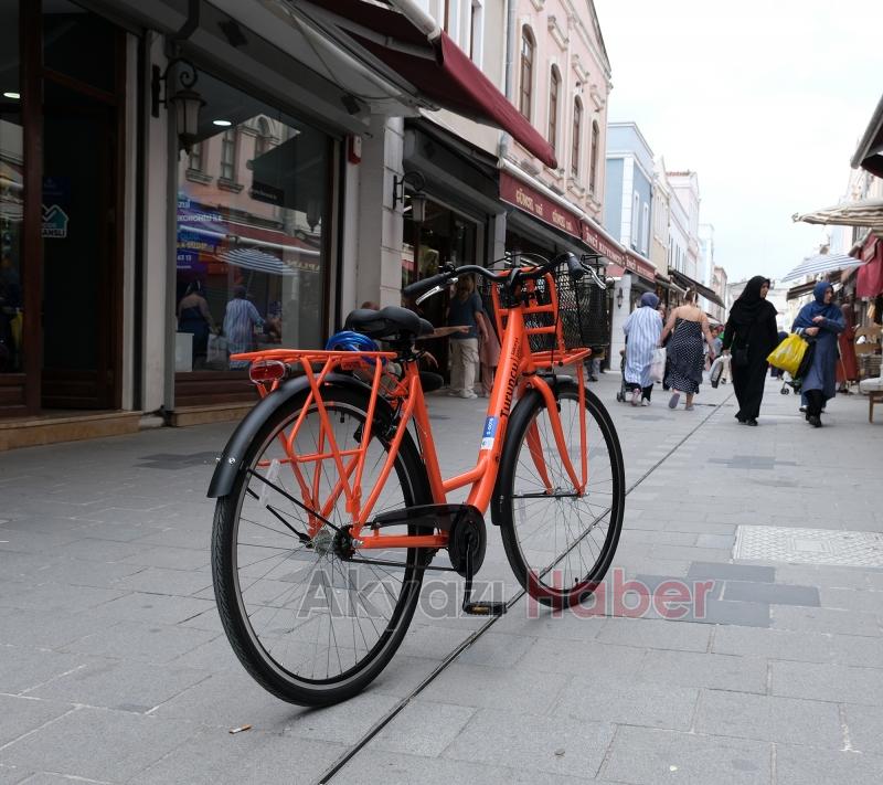 Turuncu bisikletlere Akyazı'da büyük ilgi