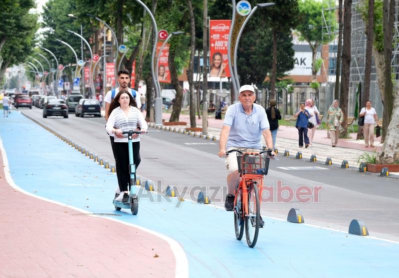 Turuncu bisikletlere Akyazı'da büyük ilgi