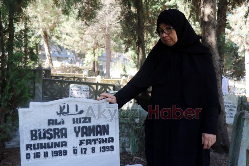 Deprem Şehitliğinde anma