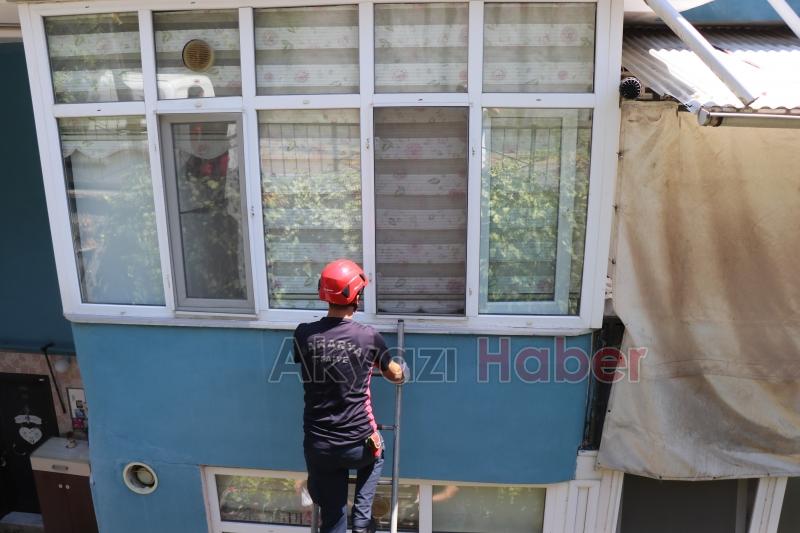 Uyuya kalan hemşire ekipleri alarma geçirdi