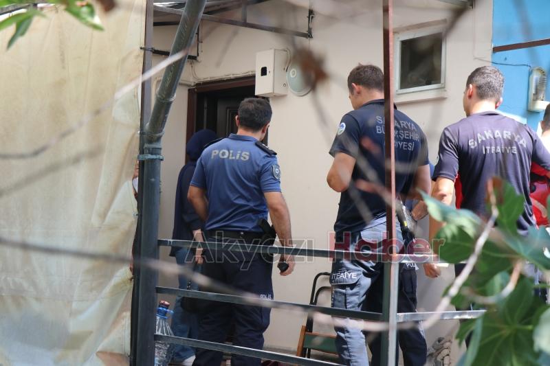 Uyuya kalan hemşire ekipleri alarma geçirdi