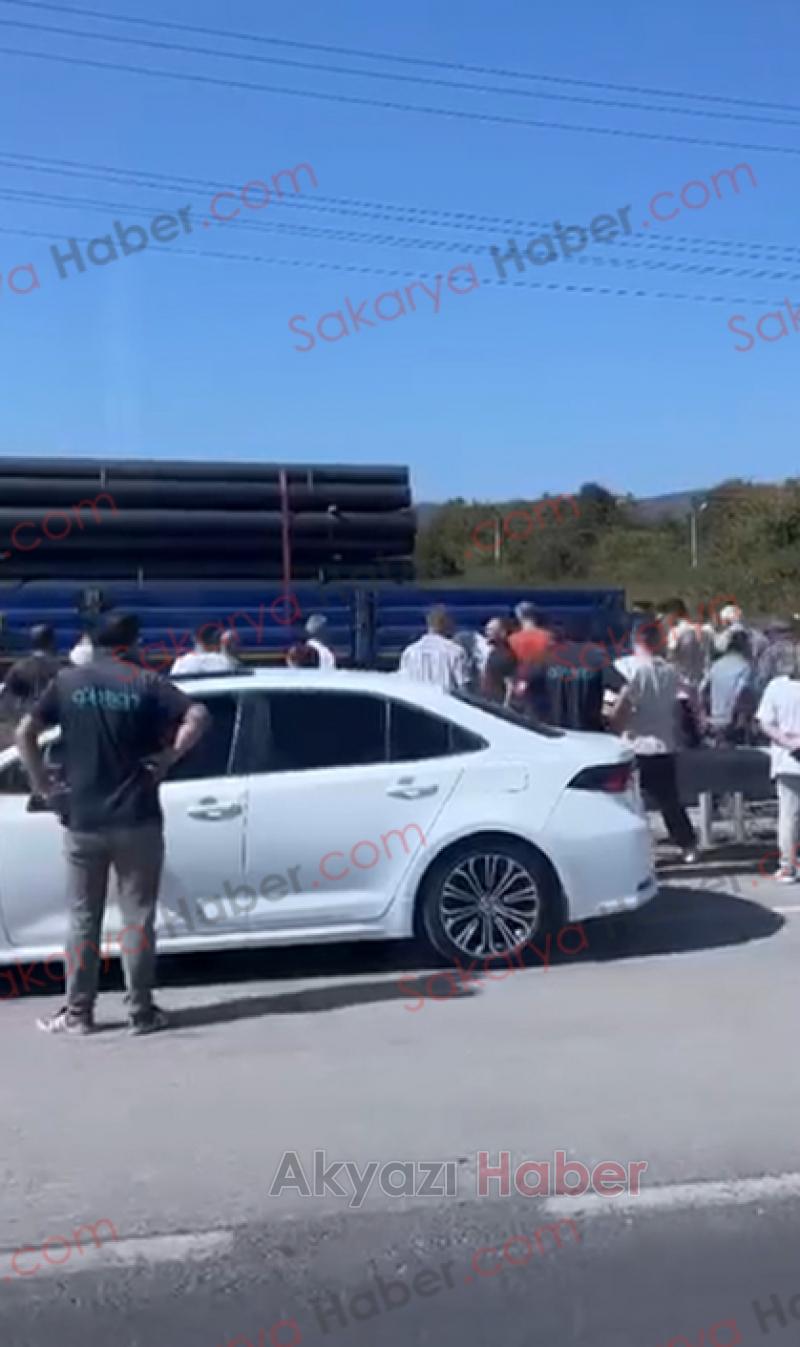 Tırın dorsesine ok gibi saplanan otomobilin sürücüsü öldü