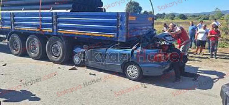 Tırın dorsesine ok gibi saplanan otomobilin sürücüsü öldü