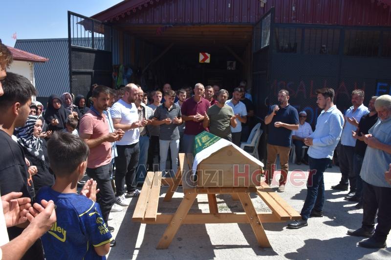 Kaza kurbanı gence acı veda