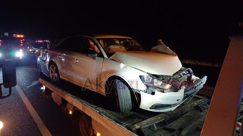 Lastik patladı 6 araç birbirine girdi