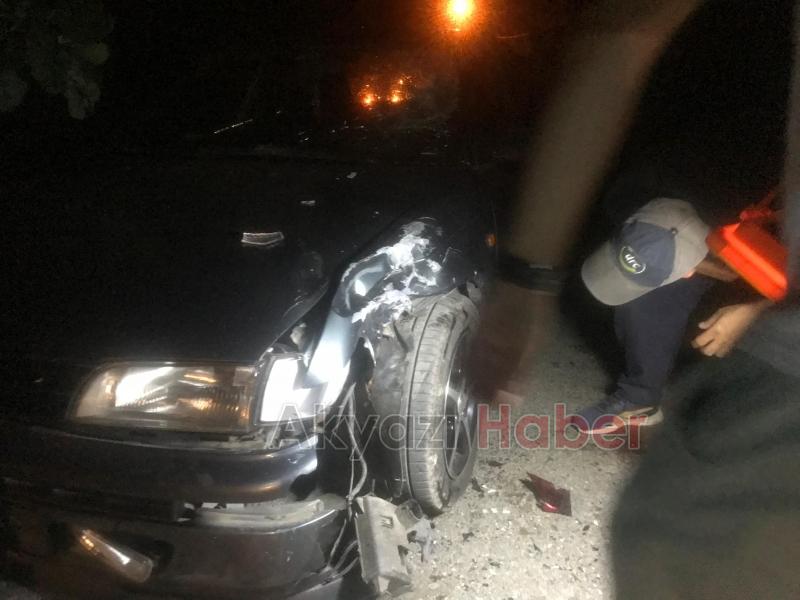 Motosiklet otomobille çarpıştı 2 yaralı