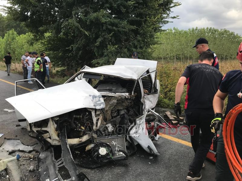 Akyazı'da evli çifti kaza ayırdı