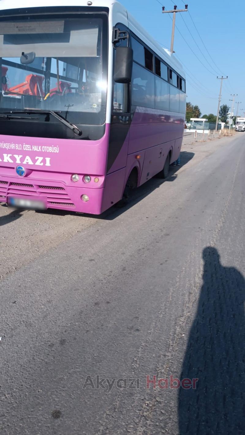 Akyazı halk otobüsü tehlike atlattı