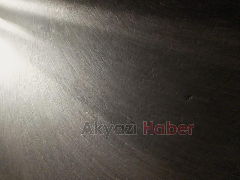 Tarlaya uçan otomobildeki 2 kişi yaralandı