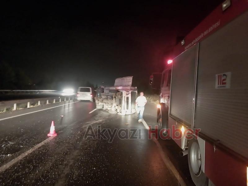 Tarlaya uçan otomobildeki 2 kişi yaralandı