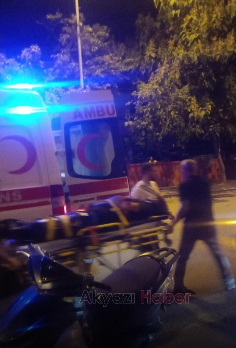 Hafif ticari araç motosikletle çarpıştı