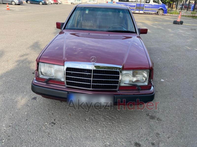 Park halindeki otomobilden pes dedirten hırsızlık