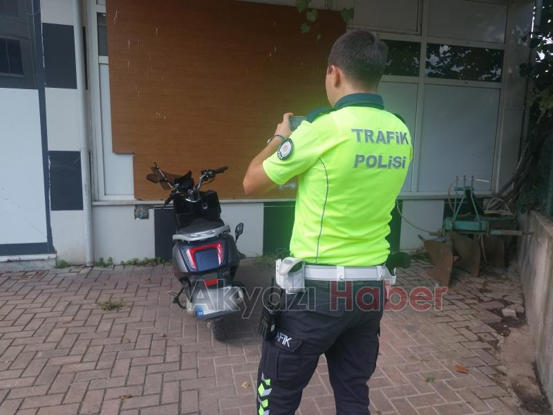 Motosiklet sürücüsü düşerek yaralandı