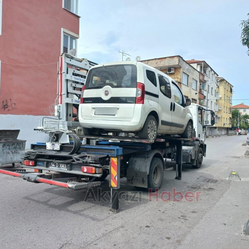 Adapazarı şehir merkezinde 160 araca park cezası kesildi