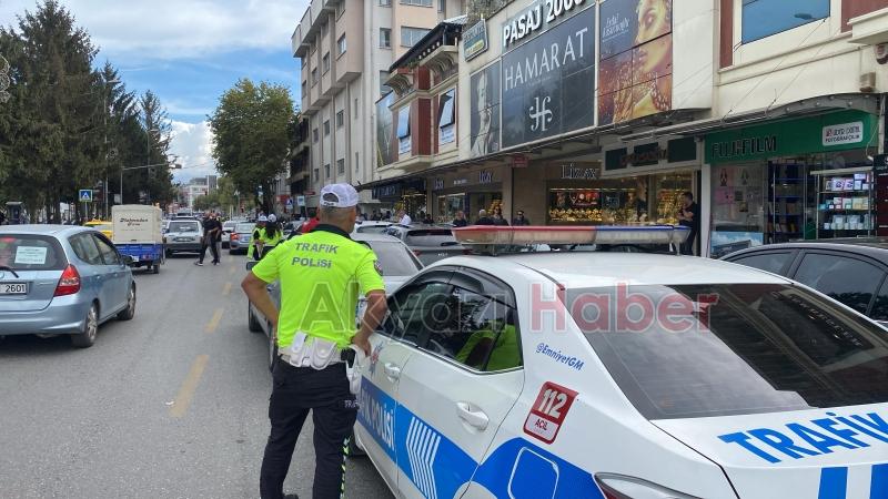 Adapazarı şehir merkezinde 160 araca park cezası kesildi