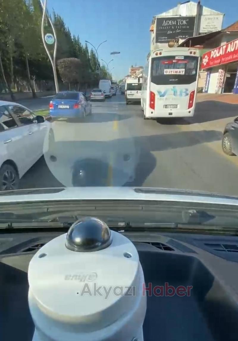 Sürücüler ambulansa böyle yol açtı