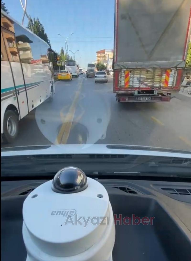 Sürücüler ambulansa böyle yol açtı