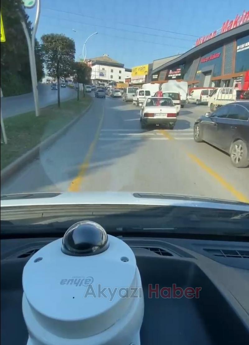 Sürücüler ambulansa böyle yol açtı