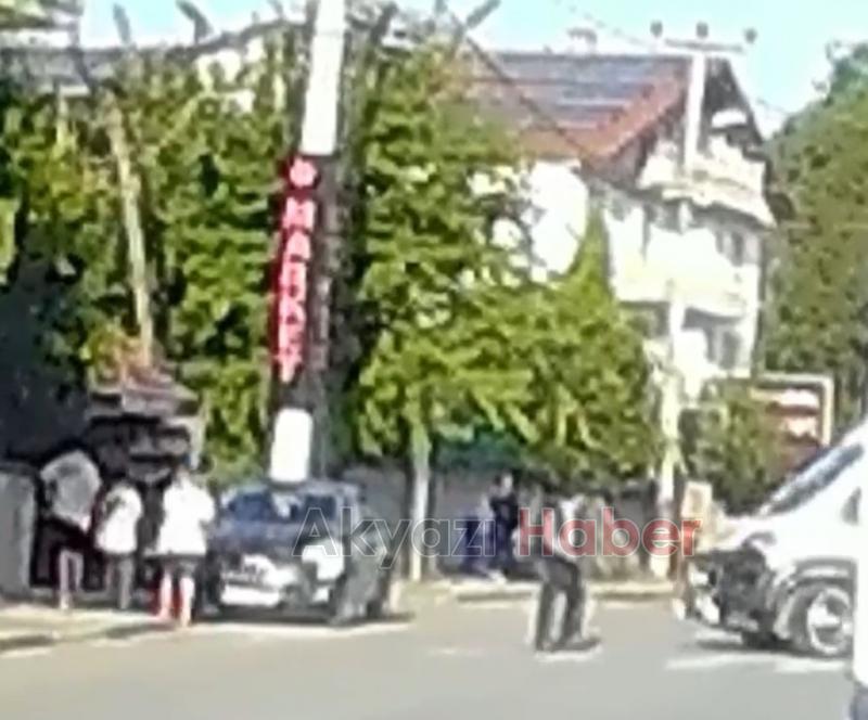 Yol vermediği yaşlı adamı az kalsın eziyordu