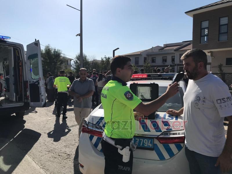 Otomobille çarpışan motosikletteki 2 kişi yaralandı