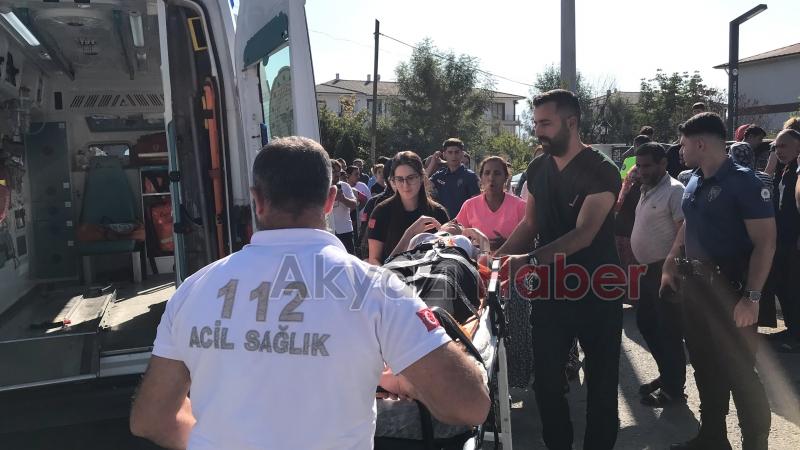 Otomobille çarpışan motosikletteki 2 kişi yaralandı