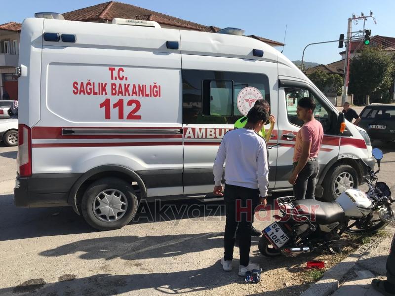 Otomobille çarpışan motosikletteki 2 kişi yaralandı