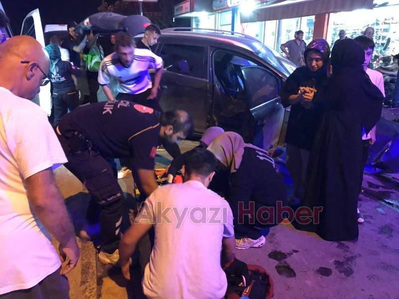 Akyazı da feci kaza 4 yaralı