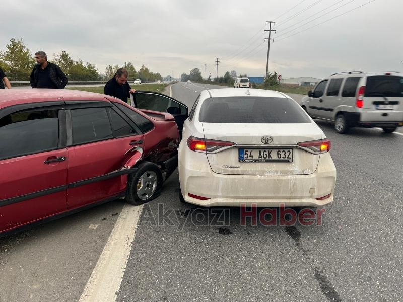 Balbalı kavşağında otomobiller çarpıştı