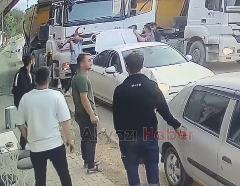 Baltalı trafik kavgası kamerada