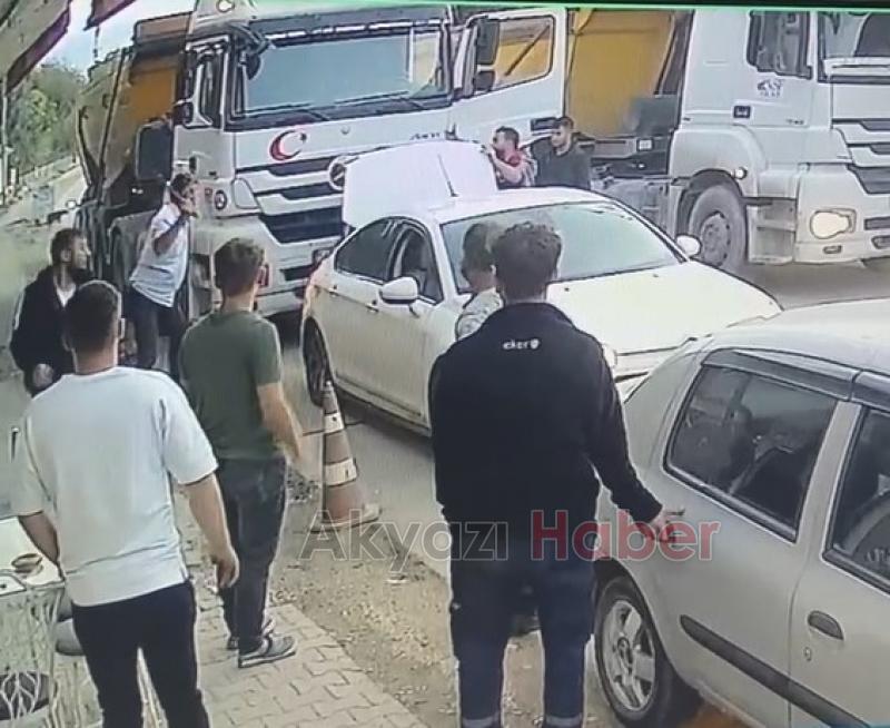 Baltalı trafik kavgası kamerada