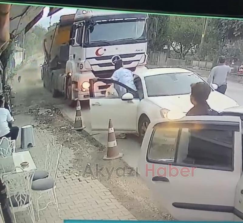 Baltalı trafik kavgası kamerada