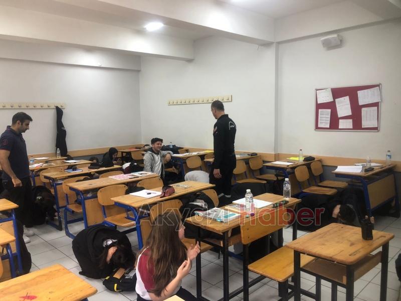 SAKTİM Lise öğrencilerine deprem ve yangın güvenliği eğitimi verdi