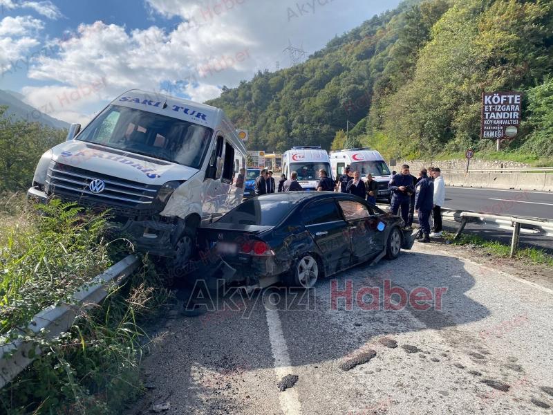 D 650 de kaza 14 kişi ölümden döndü