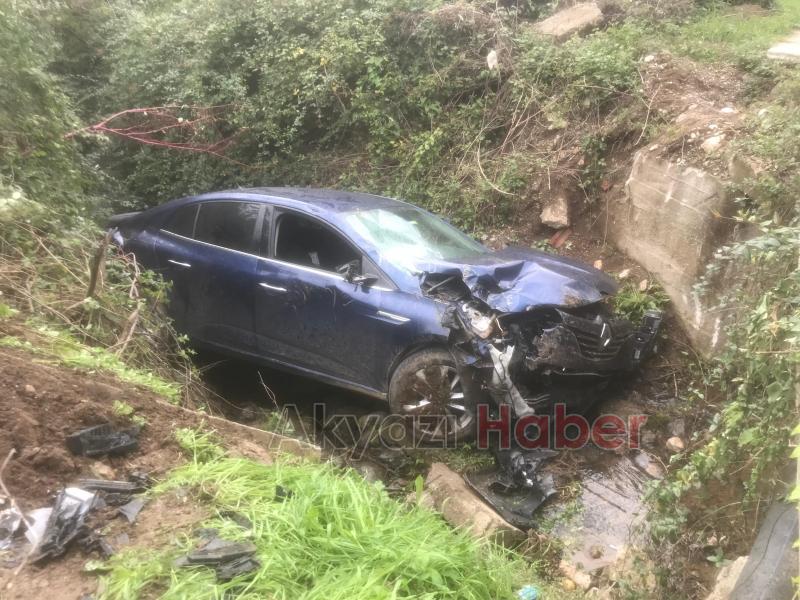 Otomobil dereye uçtu 1 yaralı