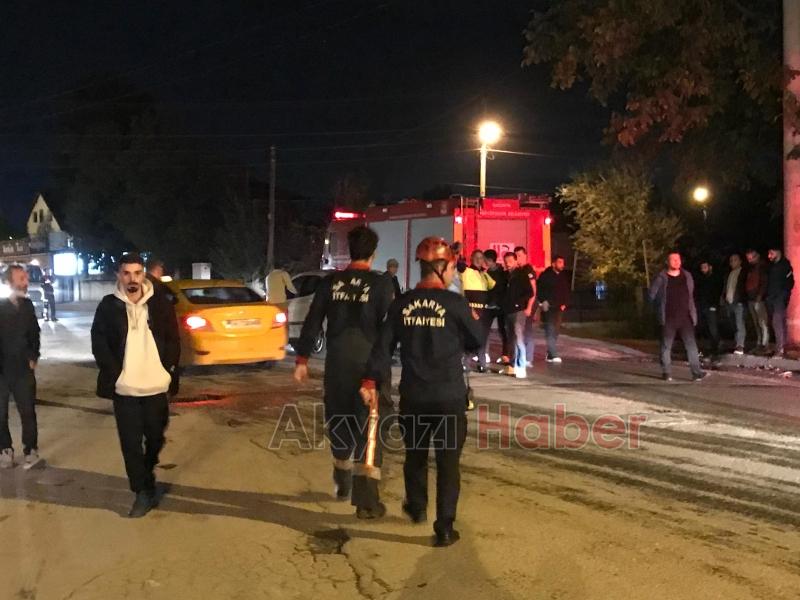 Caddede iki araç çarpıştı 2 yaralı