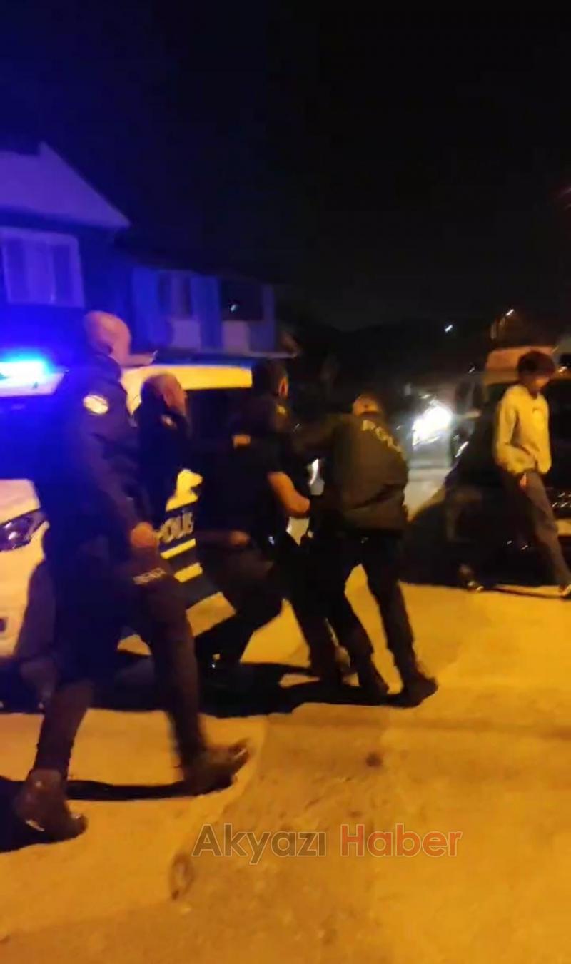 Akyazı'da kavga biri bekçi 3 yaralı