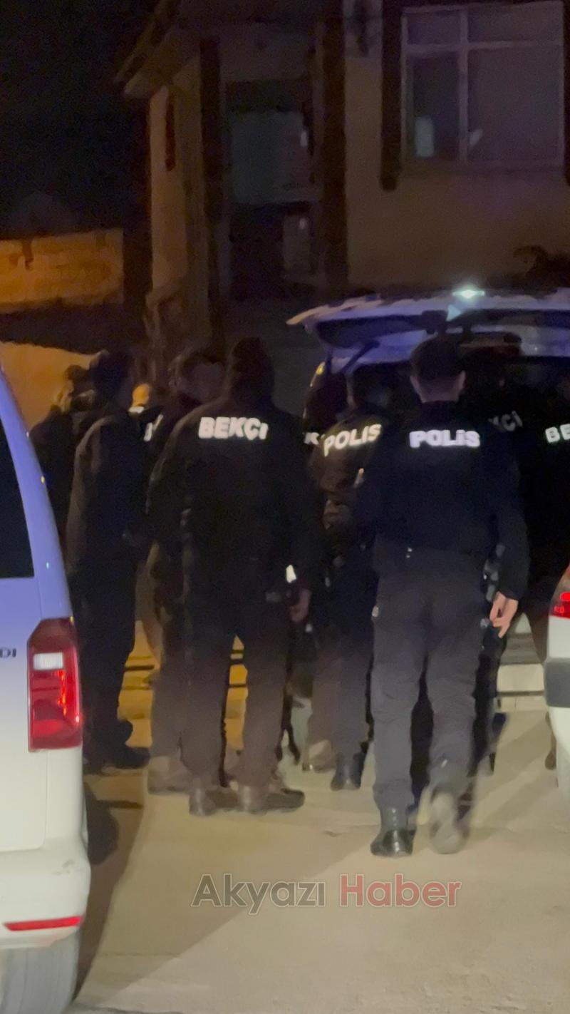 Akyazı'da kavga biri bekçi 3 yaralı
