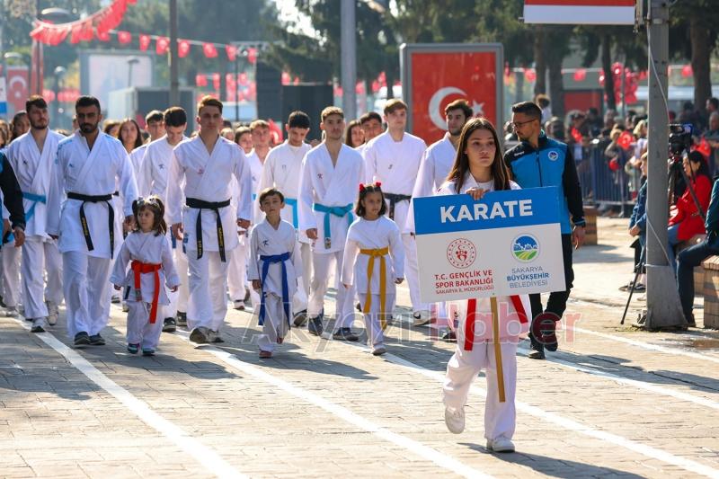 Cumhuriyet Bayramı Sakarya'da coşkuyla kutlandı