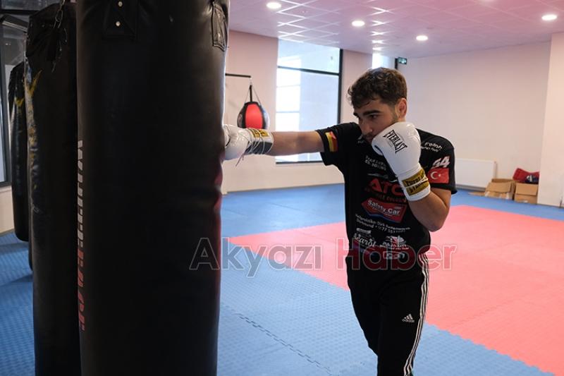 Akyazılı boksörün hedefi şampiyonluk