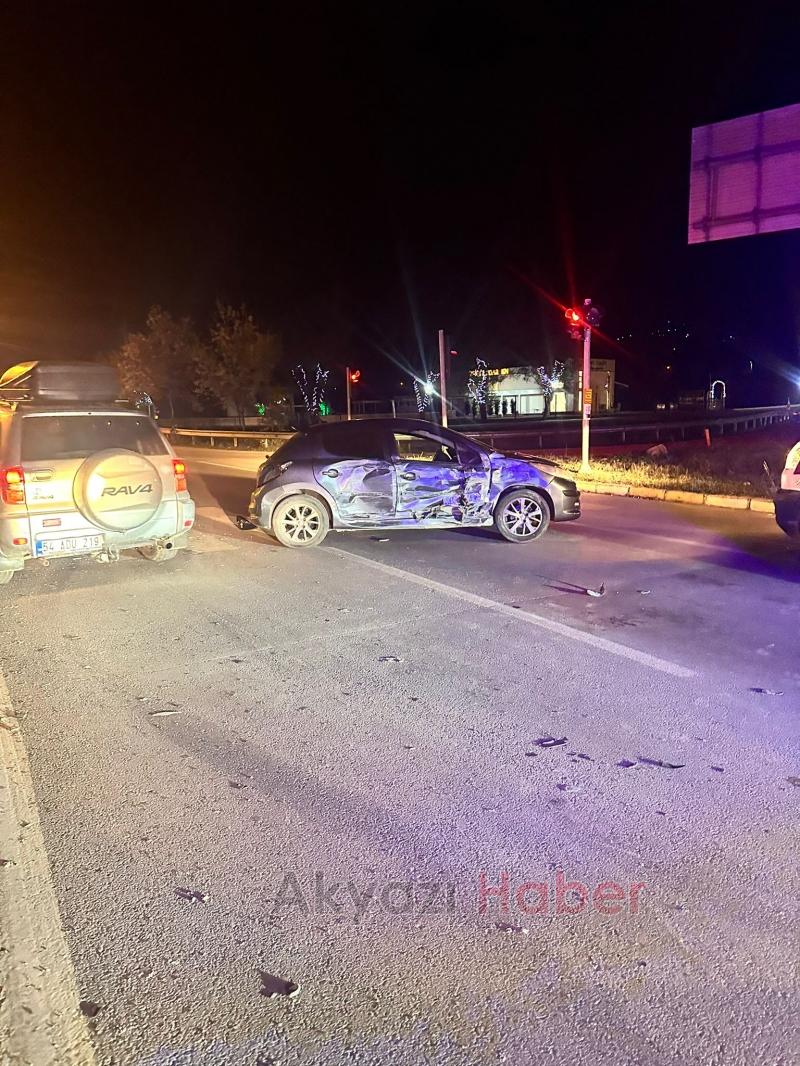 Küçücek kavşağında kaza 3 yaralı