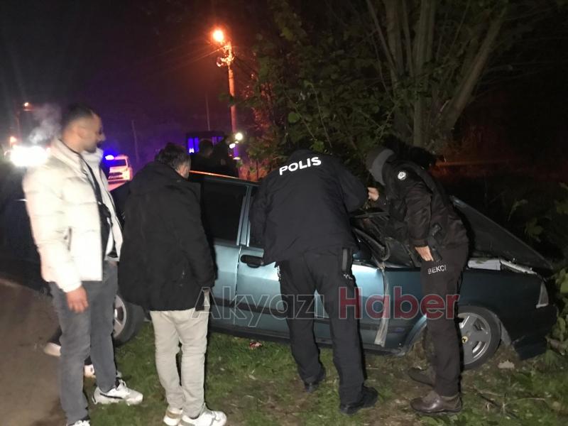 Ağaca çarpan otomobilin sürücüsü yaralandı