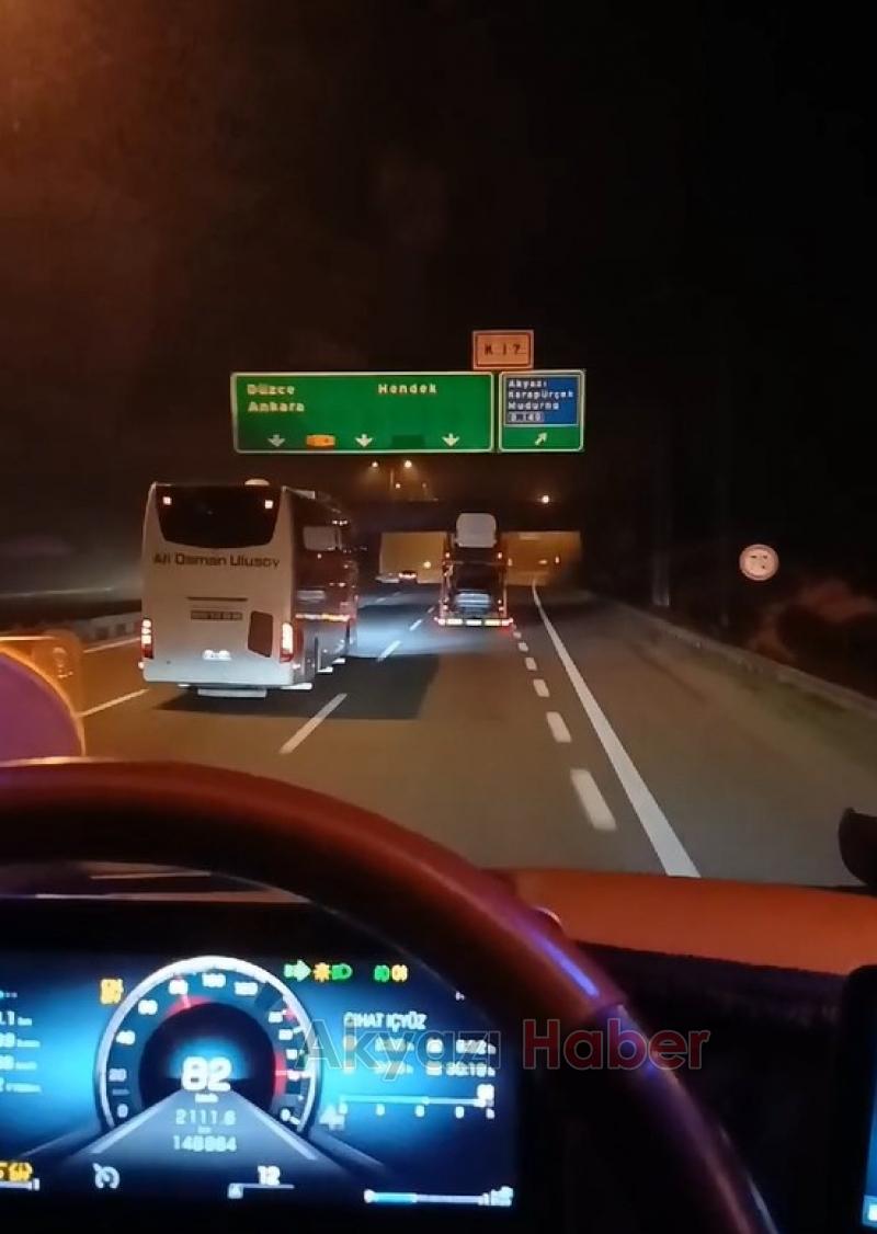 Akyazı'da otoban girişi bakımsızlıktan köstebek yuvasına döndü