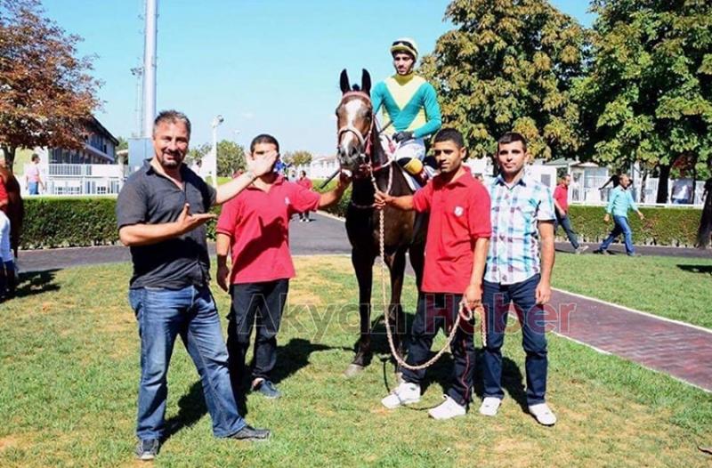 Akyazı da yetiştirdiği atlar pistlerde boy gösteriyor