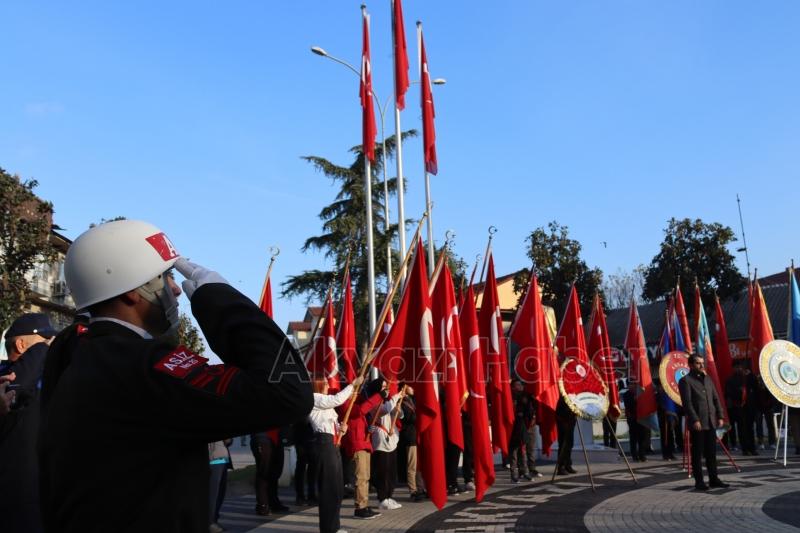Akyazı da Büyük Önder Atatürk törenle anıldı