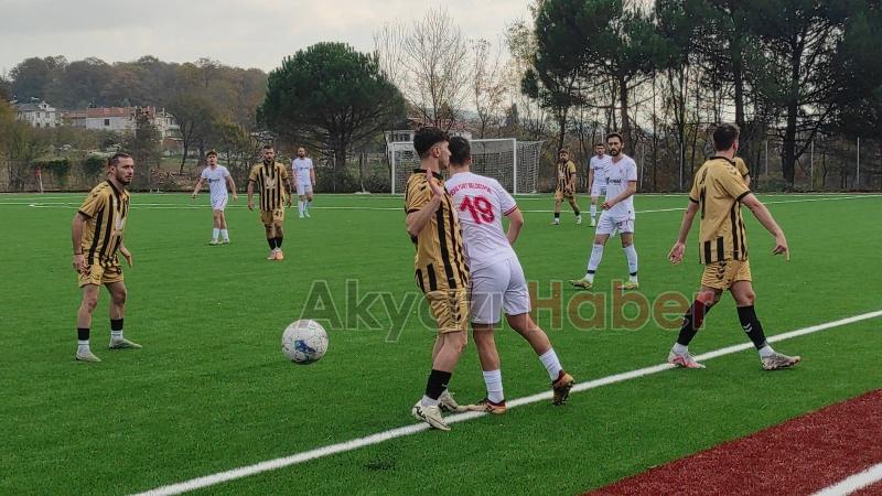 As Akyazıspor Yeşilyurt'u 8-0 mağlup etti